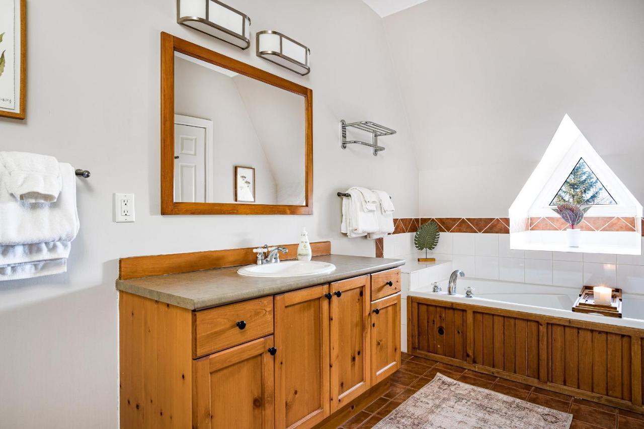 Beautiful & Bright 3 Bed Townhome Near Village Blue Mountains Ngoại thất bức ảnh